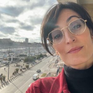 Laëtitia Eïdo Instagram - ✨ Have you already watched the series, or are you planning to? 🎬 #PaxMassilia, aka #BloodCoast
Here are a few more photo glimpses from the Marseille shoot of the series directed by @oliviermarchalofficiel for Netflix, with three episodes directed by Nicolas Guicheteau.
A great pleasure to act alongside the cast of this series — in the photos here: @tewfikjallab @samir_boitard
• • •
✨ Vous avez déjà vu la série, ou elle est encore sur votre watchlist ? 🎥
Encore quelques aperçus en photo du tournage à Marseille de la série Pax Massilia d’Olivier Marchal sur Netflix, avec trois épisodes réalisés par Nicolas Guicheteau.
Un grand plaisir de jouer avec les acteurs de cette série — sur les photos ici : @tewfikjallab @samir_boitard
• • •
#cinema
#frenchcinema
#netflix
#tvseries
#actrice
#frenchactress
#onset
#filming
#behindthescenes
#portrait
#presse
#culture
#passion
#womanpower
#marseille