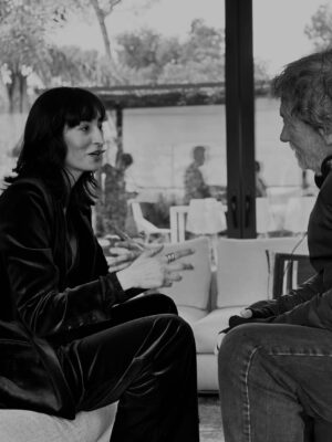 Laëtitia Eïdo Instagram - La bienveillance et le talent d'Olivier Marchal... Quelle joie de travailler à ses côtés 🔥🔥🔥 #PAX_MASSILIA aka #BLOODCOAST by @oliviermarchalofficiel on NETFLIX (merci @antoine_valay pour les photos:)