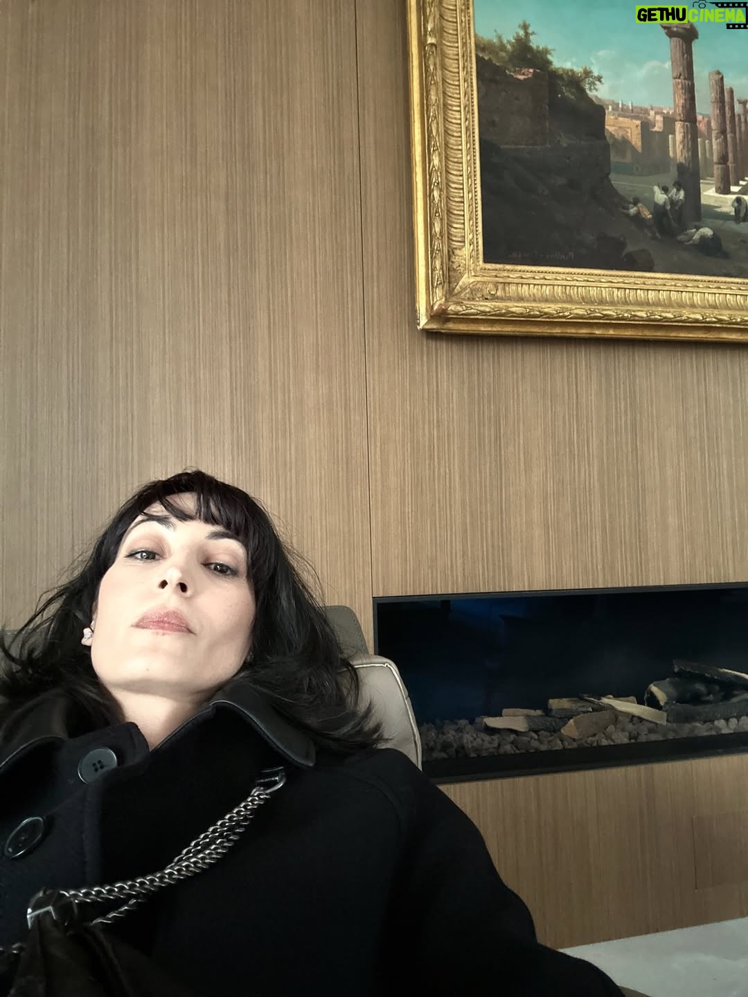 Laëtitia Eïdo - 2.6K Likes - La bienveillance et le talent d'Olivier Marchal... Quelle joie de travailler à ses côtés 🔥🔥🔥 #PAX_MASSILIA aka #BLOODCOAST by @oliviermarchalofficiel on NETFLIX (merci @antoine_valay pour les photos:)