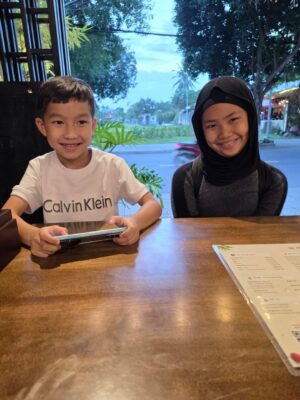 Lana Nodin Instagram - MMDG&W❤️ my beautiful babies 😘😍 #mckienzieclan #familytrip #vacation2026