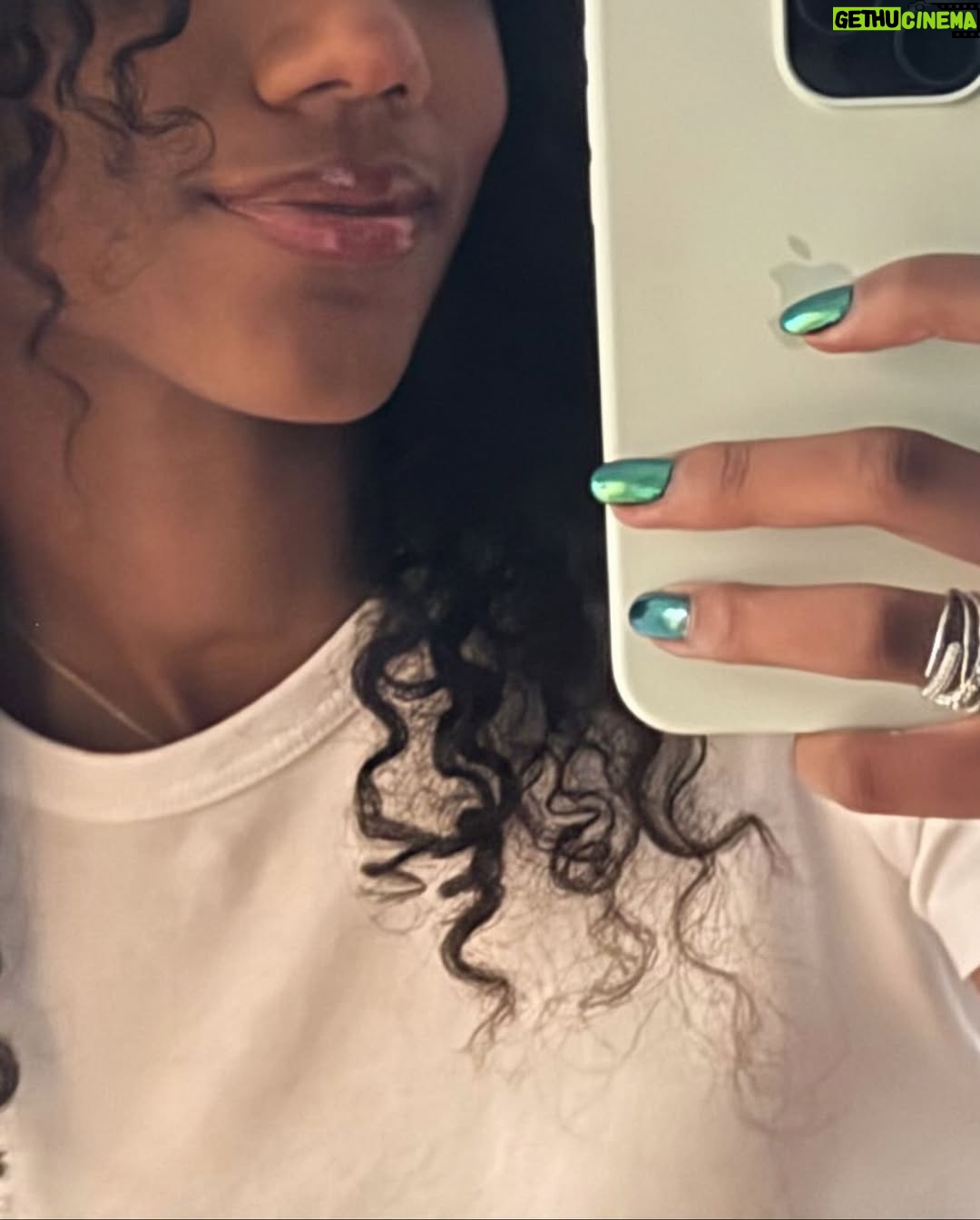 Larissa Iapichino - 12K Likes - Hey Siri,riproduzione casuale
