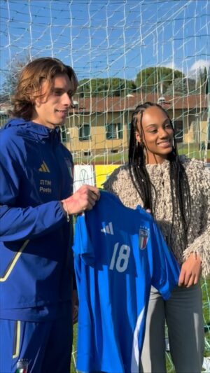 Larissa Iapichino Instagram - 𝑆𝑝𝑒𝑐𝑖𝑎𝑙 𝑔𝑢𝑒𝑠𝑡 𝑎 𝐶𝑜𝑣𝑒𝑟𝑐𝑖𝑎𝑛𝑜 🌟

Benvenuta @larissaiapichino 👋

#Nazionale #Azzurri #VivoAzzurro