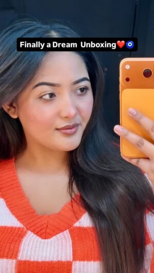 Lata Barman Instagram - Finally a Dream Unboxing❤️🧿
.
#iphone17promax #iphoneunboxing