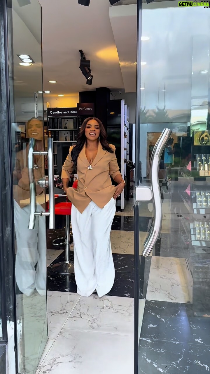 Laura Ikeji - 11.1K Likes - Let's help u sell. Get a shelf @laurabeautyafrica for just N1m only. You can now sell ur beauty products here. 
Call 0703 424 3593
laurabeautyafrica@gmail.com
Pls every enquiry be directed to @laurabeautyafrica