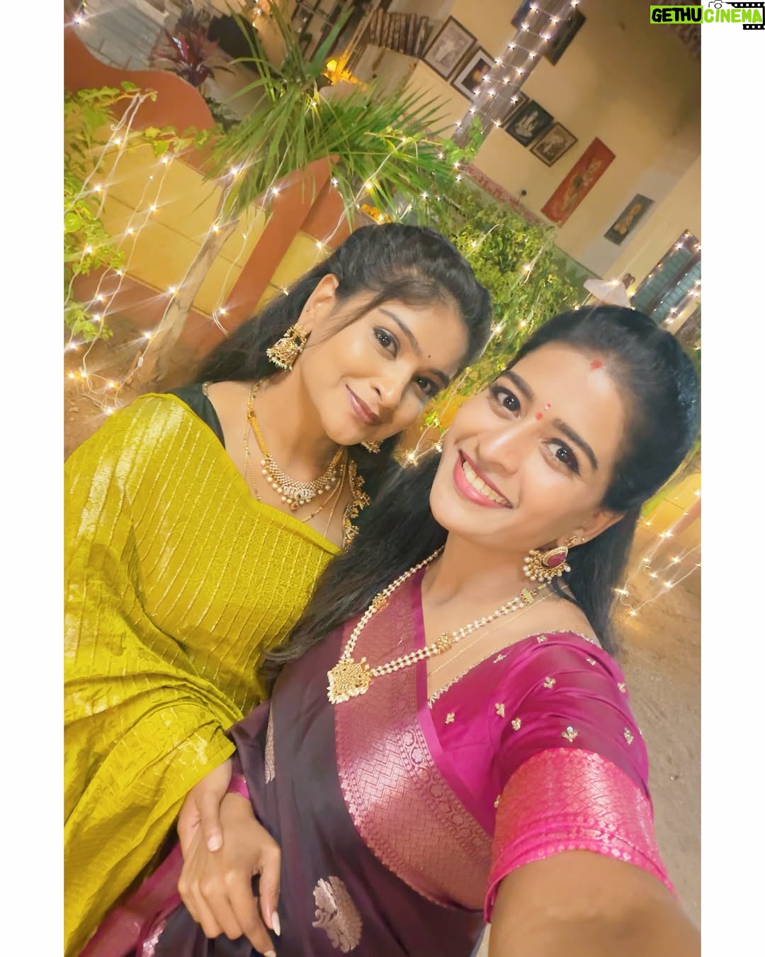 Lavanya - 126.9K Likes - Family of IIP ❤️