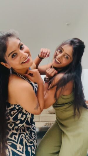 Lavanya Instagram - When we get 5 mins time our madness will come out!!!!!!

#explore #trendingnow #darshinideltanagaraj #viral #shrirasthushubhamasthu #trendingreels #zeekannada #starmaa