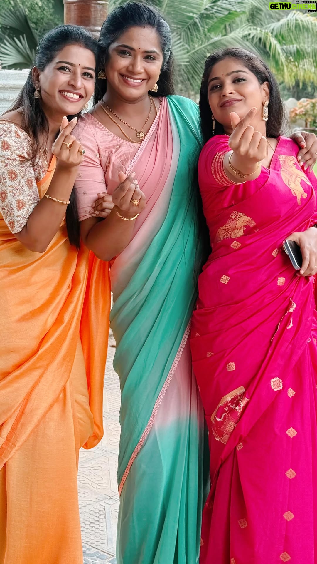 Lavanya - 100.7K Likes - We are back💥 did u guys miss US .? ❤️

#valli #narmada #prema #illuillalupillalu❤️