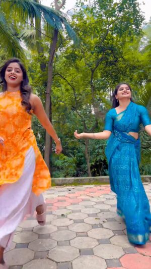 Lavanya Instagram - This Ganesha Chathurthi hits different with indumama vibe!!!!!!
Do watch song 🎧 in YouTube and show ur hook step and tag us 

#explore #trendingnow #darshinideltanagaraj #viral #trendingreels #shrirasthushubhamasthu #zeekannada #starmaa #choomantar #indumama #devasasya #kannadamovie #newsong #trend