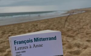 Léa Lopez Instagram - Clap de fin pour « Mitterrand confidentiel »
j’ai eu la joie de raconter un peu l’histoire d’Anne Pingeot avec Judith Chemla , merci Antoine pour cette belle aventure !
Avec le grand Baptiste Carrion-Weiss et toute une équipe incroyable ❤️