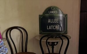 Léa Lopez Instagram - Clap de fin pour « Mitterrand confidentiel »
j’ai eu la joie de raconter un peu l’histoire d’Anne Pingeot avec Judith Chemla , merci Antoine pour cette belle aventure !
Avec le grand Baptiste Carrion-Weiss et toute une équipe incroyable ❤️