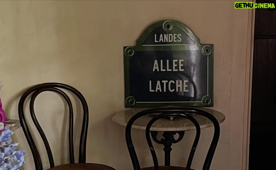 Léa Lopez - 1.5K Likes - Clap de fin pour « Mitterrand confidentiel »
j’ai eu la joie de raconter un peu l’histoire d’Anne Pingeot avec Judith Chemla , merci Antoine pour cette belle aventure ! 
Avec le grand Baptiste Carrion-Weiss et toute une équipe incroyable ❤️