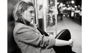 Léa Seydoux Instagram - This is my favorite. You are my favorite 🎈 love you and happy birthday gorgeous!
C'est mon préféré. T’es ma préférée. Je t'aime tellement et joyeux anniversaire ma belle!
@leaseydoux_genuine
#leaseydoux #leaseydouxfr #love #campaign #bnw #amour #belle #actrress #model #parisian #tomboy #smile #streetstyle #movies #mood #cool #sexy #léa #cutie #blondie #blueisthewarmestcolour #adeleexarchopoulos #zoe #pride🌈 #pridemonth #pride