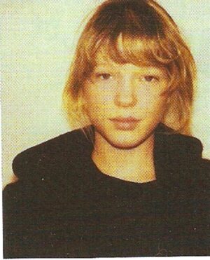 Léa Seydoux Instagram - T’es ma préférée. Je t'aime tellement et joyeux anniversaire ma belle!
@leaseydoux_genuine
#leaseydoux #leaseydouxfr #love #campaign #bnw #amour #belle #actrress #model #parisian #tomboy #smile #streetstyle #movies #mood #cool #sexy #léa #cutie #blondie #blueisthewarmestcolour #adeleexarchopoulos #zoe #pride🌈 #pridemonth #pride
