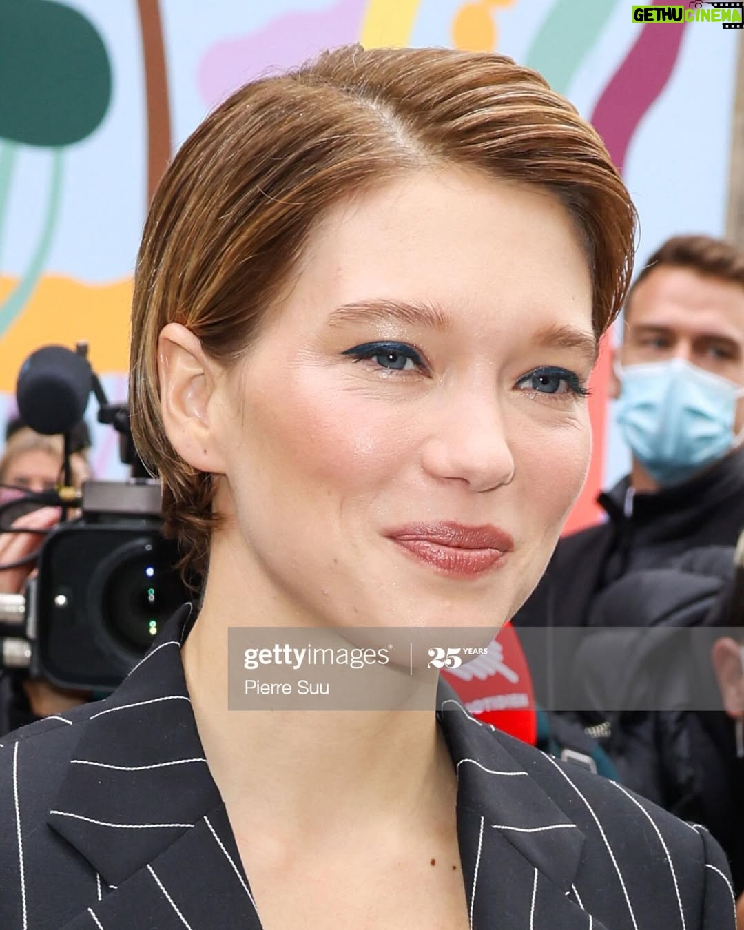 Léa Seydoux - 7.5K Likes - Louis Vuitton FW
@louisvuitton @nicolasghesquiere @leaseydoux_genuine
#leaseydoux #leaseydouxfr #love #campaign #bnw #amour #belle #actrress #model #parisian #tomboy #smile #streetstyle #movies #mood #cool #sexy #léa #cutie #blondie #blueisthewarmestcolour #adeleexarchopoulos #zoe #pride🌈