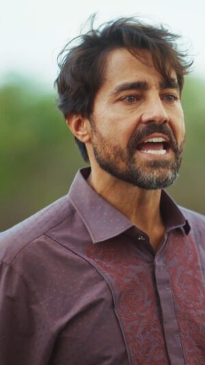 Leandra Leal Instagram - MEU DEUS, GENTE 🆘😱 A Janete caiu, a Zilá viu tudo e simplesmente EMPURROU o Jean Carlos! O que foi isso, Brasil?? 💥 #CoraçãoAcelerado