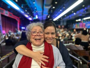 Leandra Leal Instagram - Viva @leal.angela minha mãe maravilha!
Eu agradeço a felicidade de ser sua filha, ter recebido seu exemplo de força e seu amor gigante. É uma felicidade de ter sempre perto 💖

Parabéns, mamãe 💖 que você tenha saúde, alegrias e amor, te amamos muito