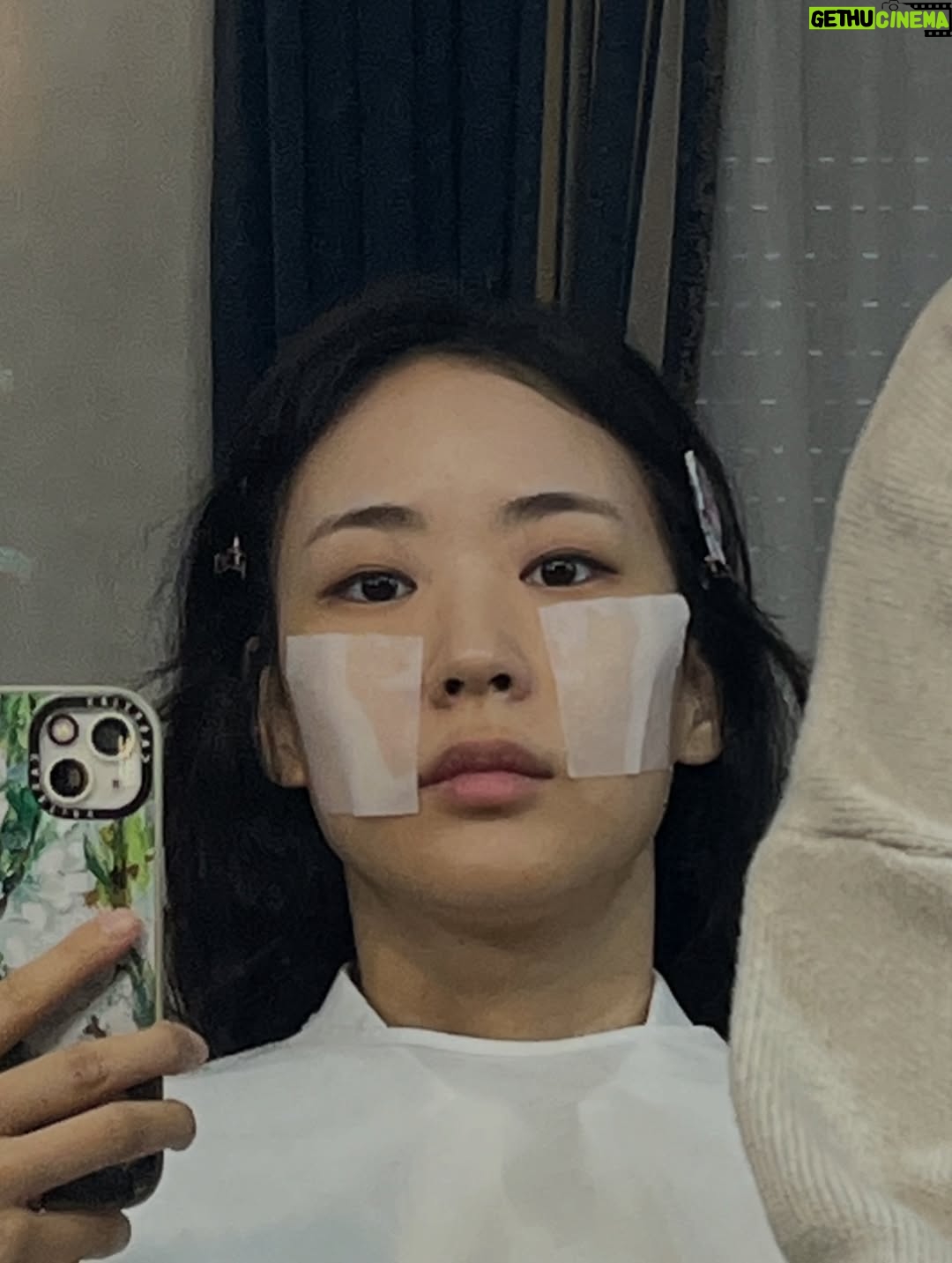 Lee E-dam - 40.7K Likes - 세 나라를 다니면서 촬영하는 경험은 앞으로도 있기 힘들겠지.
이 작품으로 만났던 모든 우리팀들 고마웠어요!
모두 고생하셨습니다 행복했습니다 또 만나요 😊
(올리고싶운 사진이 너무 많은데..허락을받고..)
이사통 최고