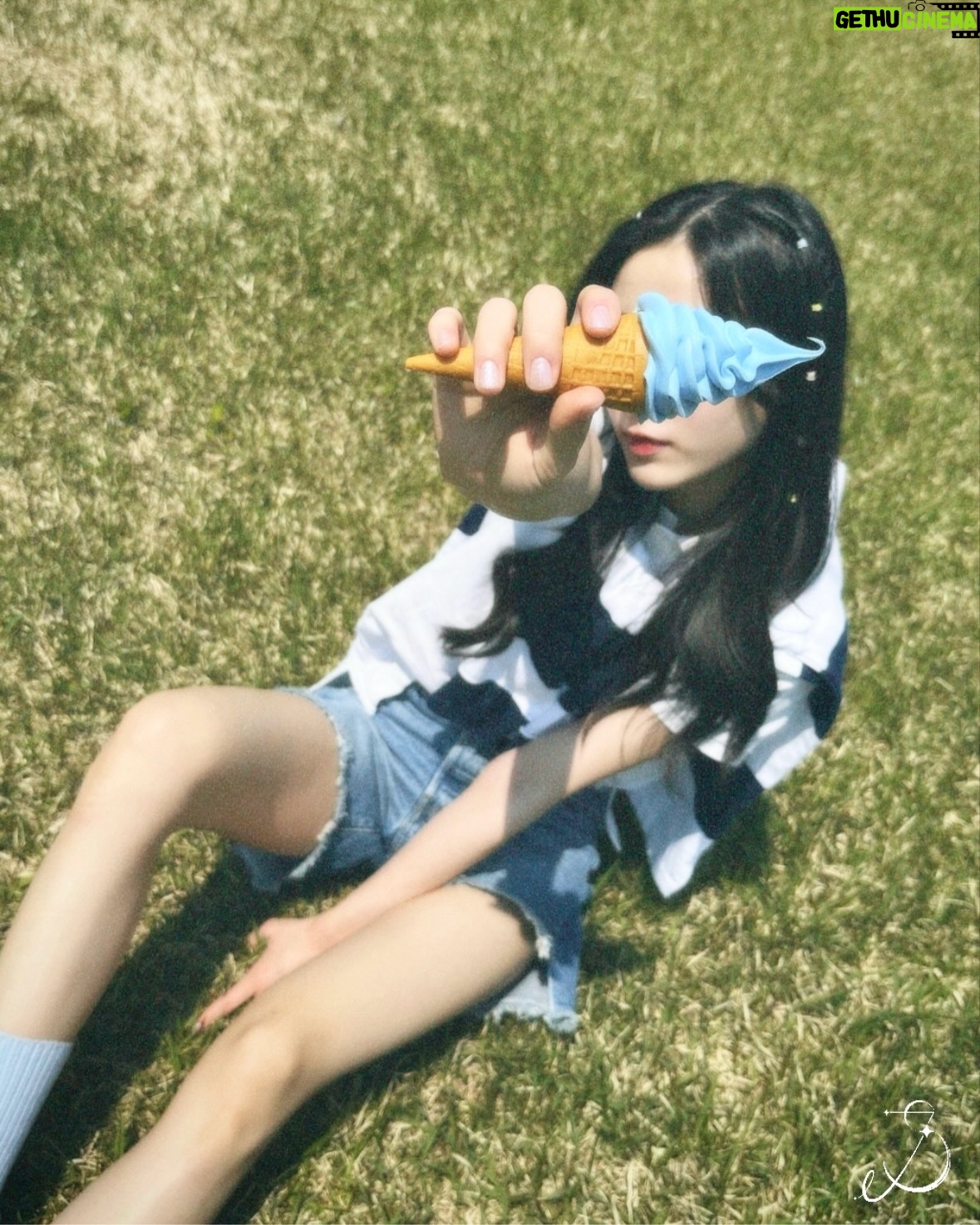 Lee Jin-sol - 3 Likes - ✋🍦📺🪩
—
JINSOL 2nd Digital EP
[MEMO-LEE’s]
—
2025.06.23 12PM (KST)