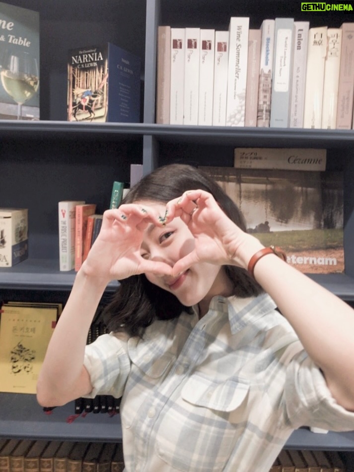 Lee Jin-sol - 3 Likes - 💙💛