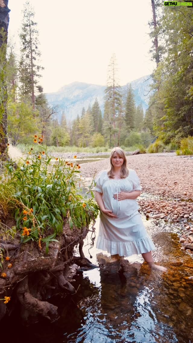 Lee Newton - 6.2K Likes - When you’re pregnant, camping by the river in Yosemite, naturally you have to do a glorious photoshoot…🏞️🦅🫘