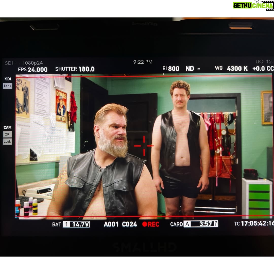 Lee Newton - 2.9K Likes - November photo dump. Baby Shower. Filmed a movie. Getting ready for bean!
