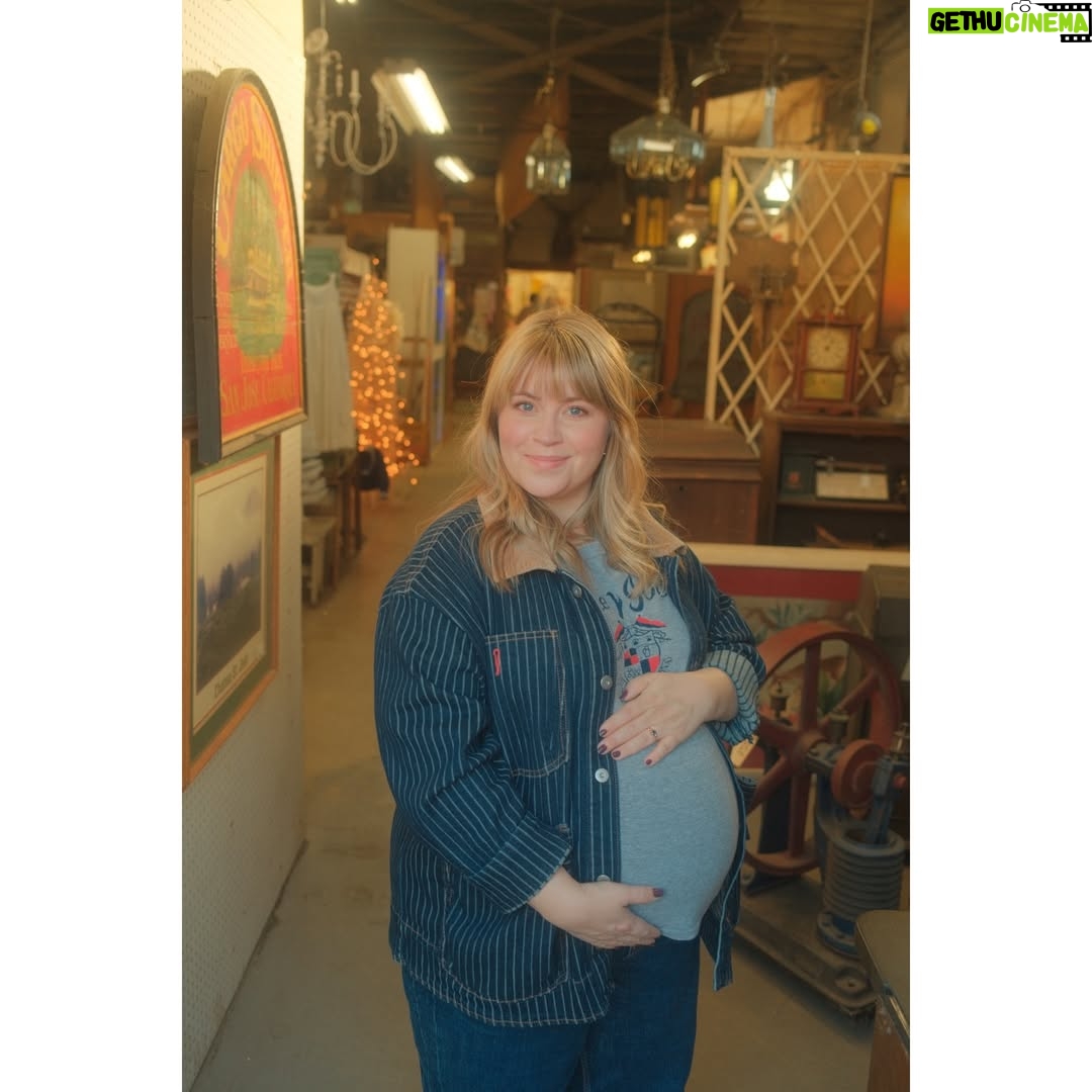 Lee Newton - 2.9K Likes - November photo dump. Baby Shower. Filmed a movie. Getting ready for bean!