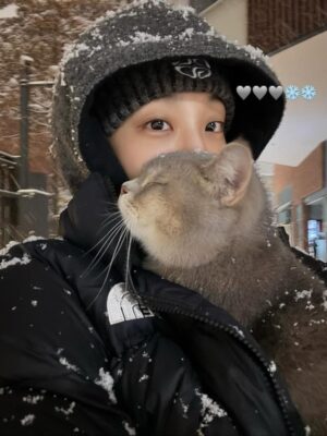 Lee Seo-bin Instagram - 눈타리
트리타리
새우타리
알타리
잠타리