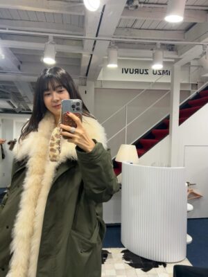 Lee Yo-won Instagram - #winter #shopping #wintershopping 🛍️💰