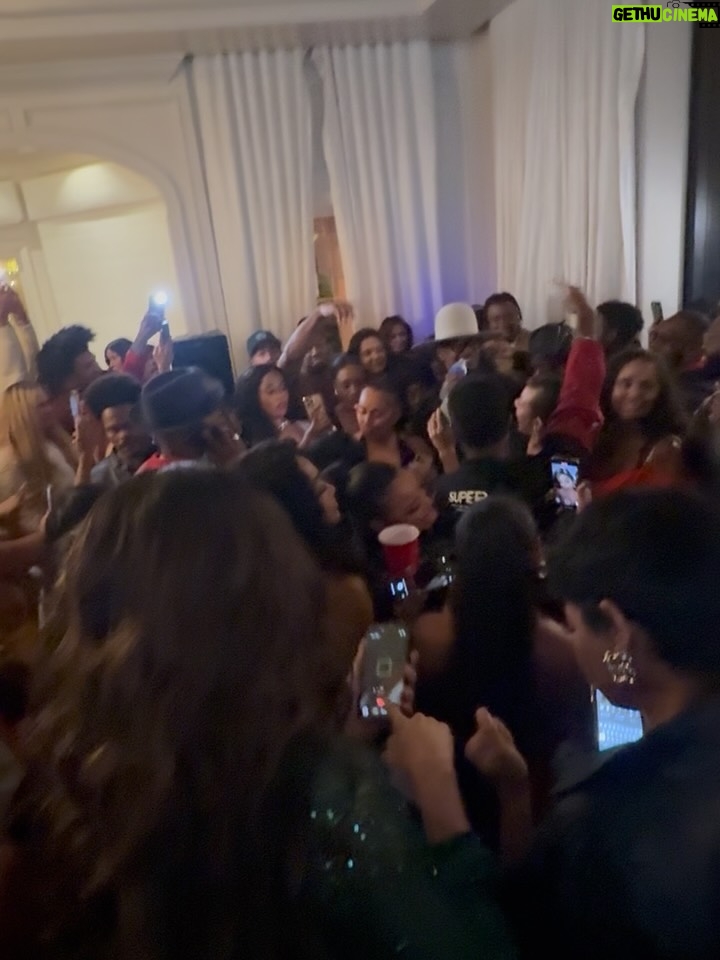 Leila Ciancaglini - 828 Likes - Jamie Foxx @iamjamiefoxx Birthday Time! With all Amazing Friends, Mario, @marioworldwide Dave Brown , @davebrownusa Jyoung MDK, @jyoungmdk Ryan Garcia  @kingryan , Tayler , Leila Ciancaglini, Tracey Buckner, Rafi @rafi_anteby etc