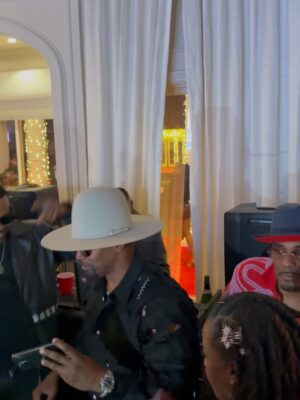 Leila Ciancaglini Instagram - Jamie Foxx @iamjamiefoxx Birthday Time! With all Amazing Friends, Mario, @marioworldwide Dave Brown , @davebrownusa Jyoung MDK, @jyoungmdk Ryan Garcia  @kingryan , Tayler , Leila Ciancaglini, Tracey Buckner, Rafi @rafi_anteby etc
