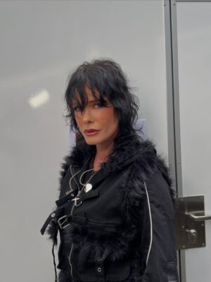 Lene Nystrøm Instagram - 2025 aqua glam recap !!

makeup and hair by sigu