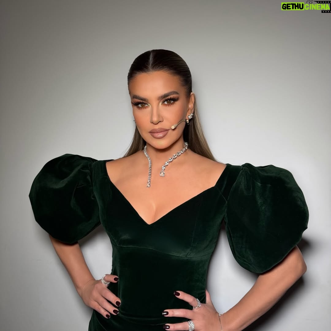 Leonora Jakupi - 21.7K Likes - Ajo cfare them reflekton ate qe jam! Ju Dua❤️