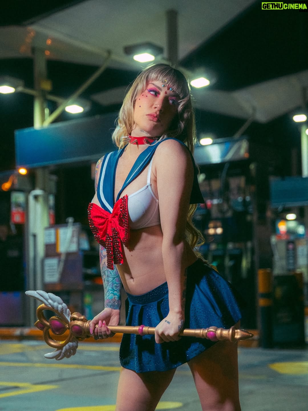 Leslie Shaw - 9.5K Likes - Te castigarémos en el nombre de LAS ANGURRIENTAS ✨💕🌙