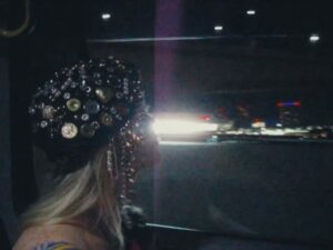 Leslie Shaw Instagram - Mañana no se pierdan al mediodía en mi canal de YouTube ! el estreno del primero de varios videoclips que hice en JAPÓN 🇯🇵🏯 para mi nuevo álbum #HAYNIVELESDELUXE ! SALVAJE ✨💕🐼