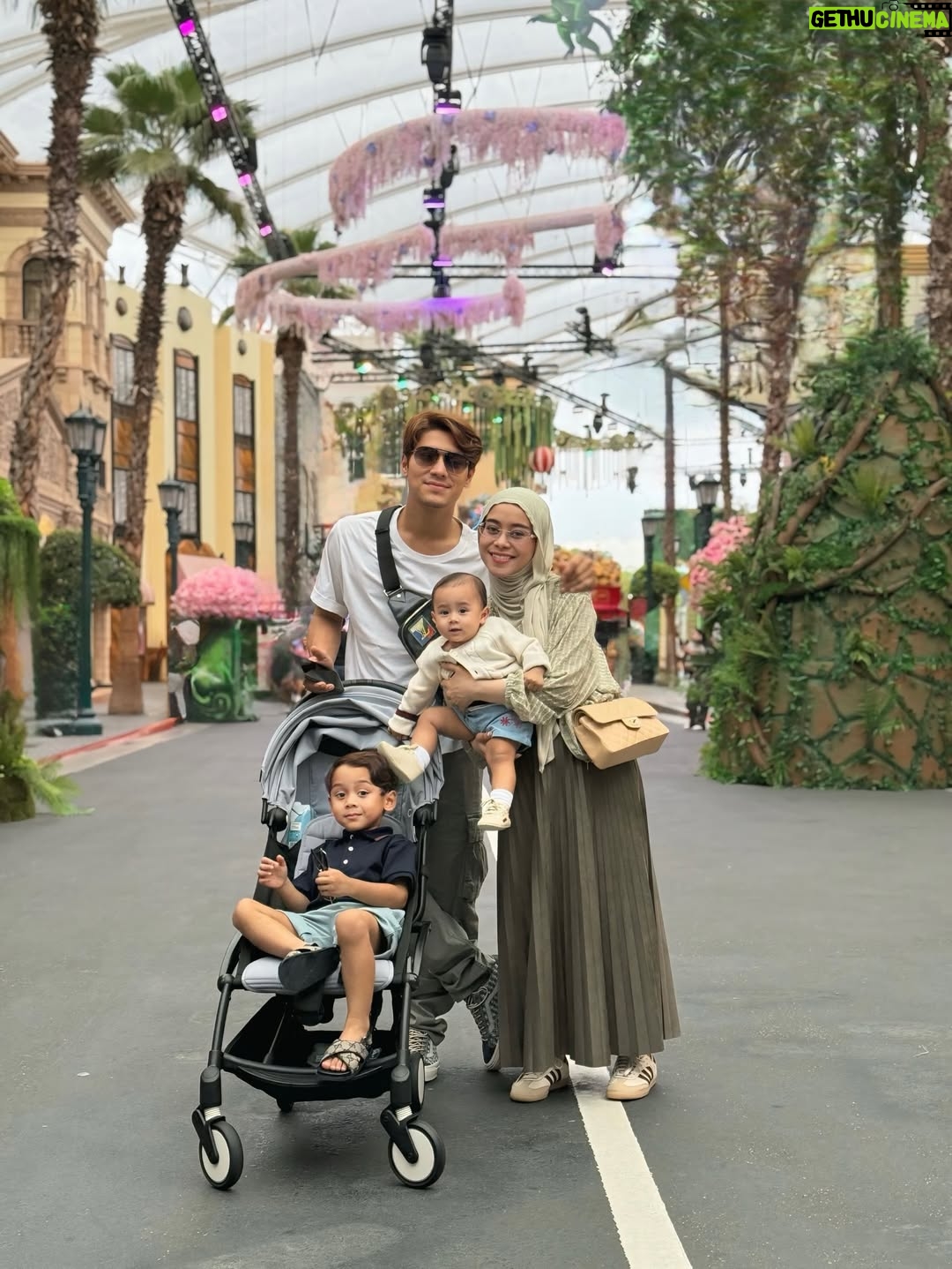 Lesti Kejora - 629.2K Likes - Terakhir  kesini abang masih belum bisa jalan, sekarang abang uda bisa bawa adik LESHIA sama adik UTUN nya kesini lagi🤍 

#AllahummaBaarik