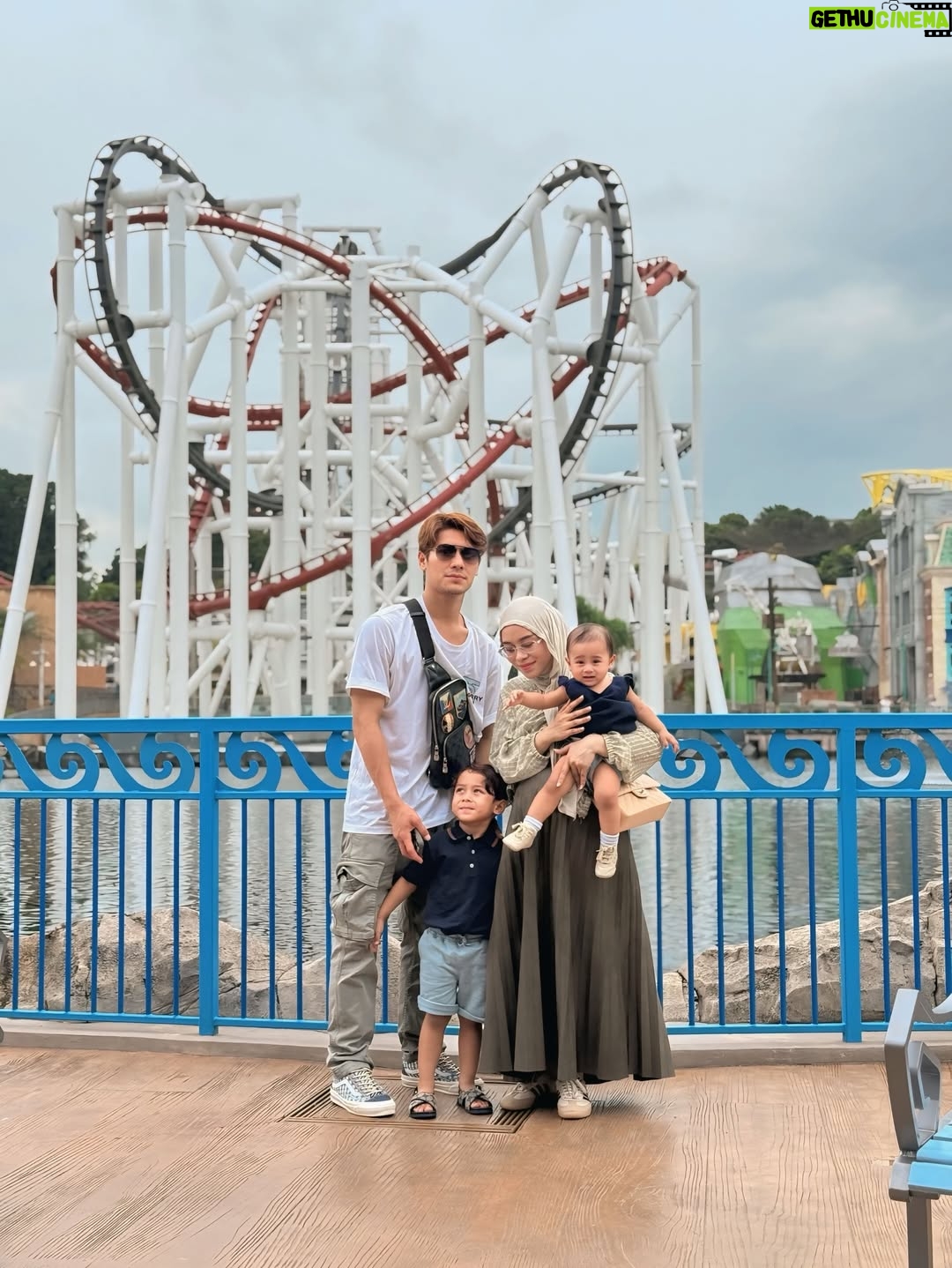 Lesti Kejora - 629.2K Likes - Terakhir  kesini abang masih belum bisa jalan, sekarang abang uda bisa bawa adik LESHIA sama adik UTUN nya kesini lagi🤍 

#AllahummaBaarik