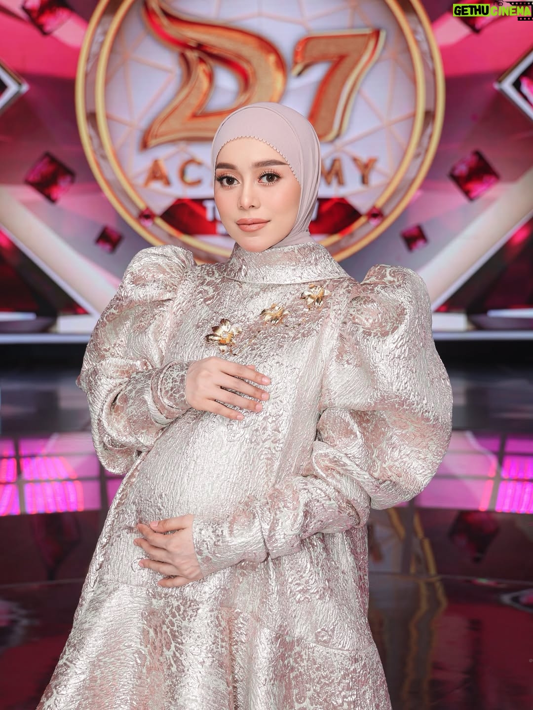 Lesti Kejora - 519.8K Likes - Jangan lupa saksikan DangdutAcademy malam ini @indosiar 

@erniaredberry 
@redberrywedding