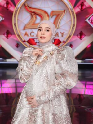 Lesti Kejora Instagram - Jangan lupa saksikan DangdutAcademy malam ini @indosiar
@erniaredberry
@redberrywedding