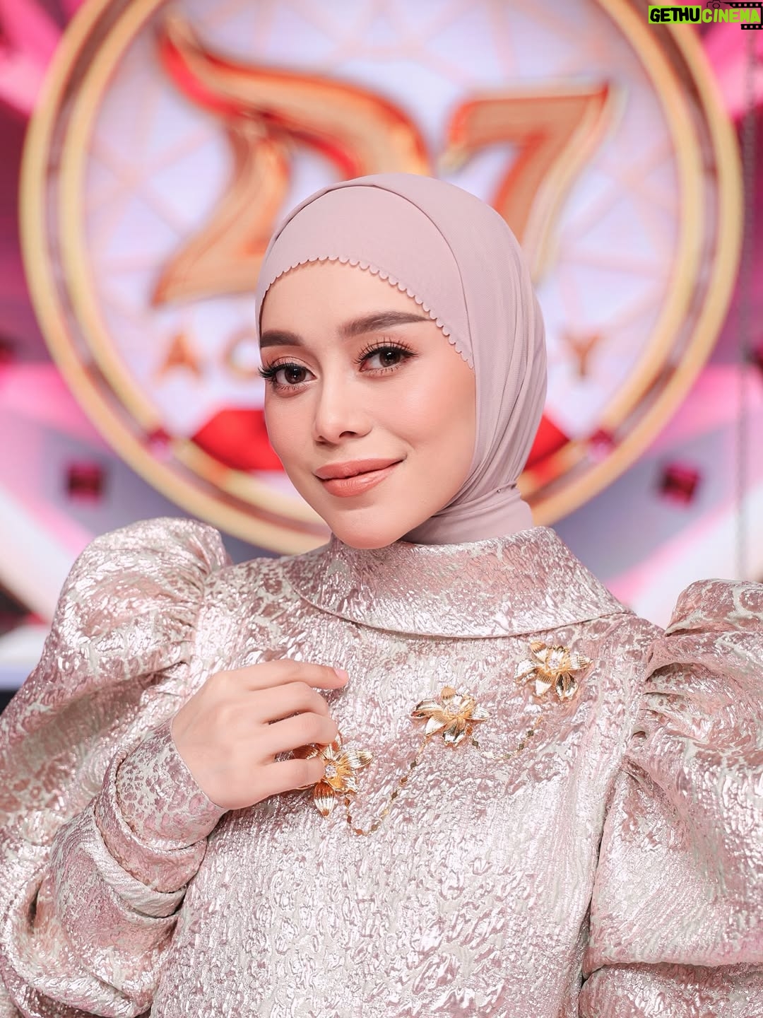 Lesti Kejora - 519.8K Likes - Jangan lupa saksikan DangdutAcademy malam ini @indosiar 

@erniaredberry 
@redberrywedding