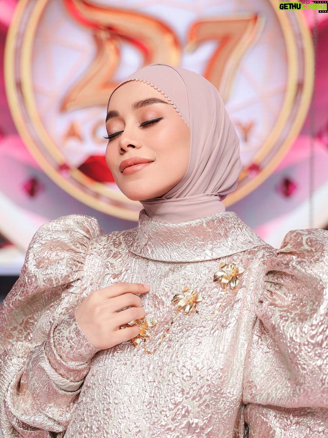 Lesti Kejora - 519.8K Likes - Jangan lupa saksikan DangdutAcademy malam ini @indosiar 

@erniaredberry 
@redberrywedding