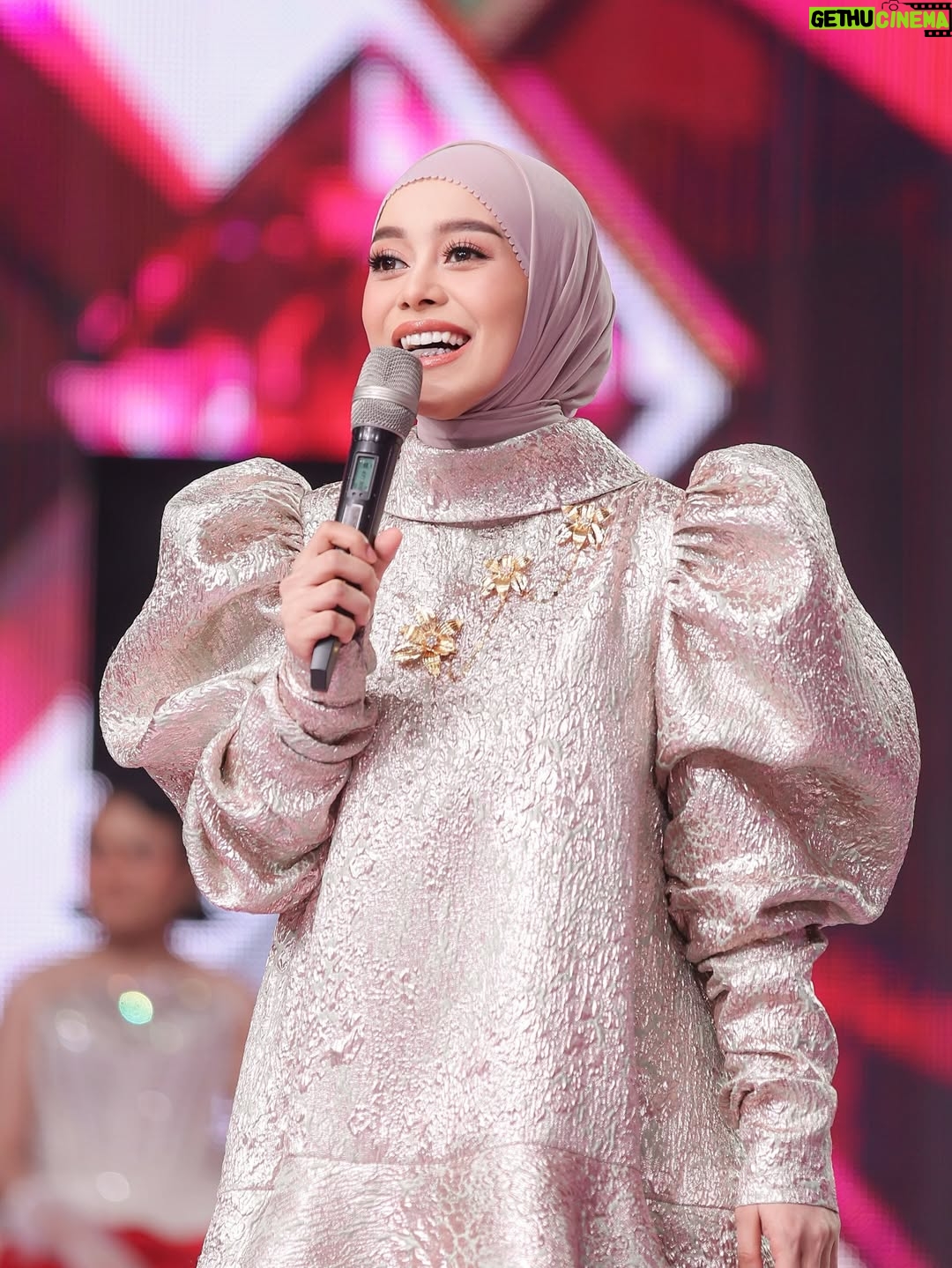 Lesti Kejora - 519.8K Likes - Jangan lupa saksikan DangdutAcademy malam ini @indosiar 

@erniaredberry 
@redberrywedding