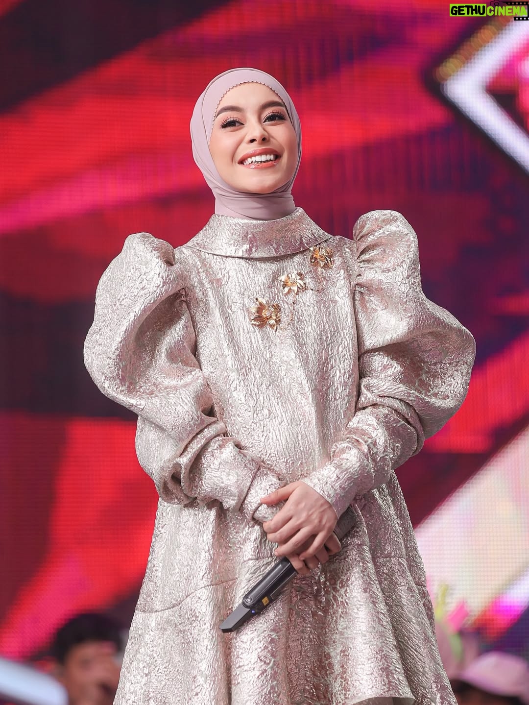 Lesti Kejora - 519.8K Likes - Jangan lupa saksikan DangdutAcademy malam ini @indosiar 

@erniaredberry 
@redberrywedding