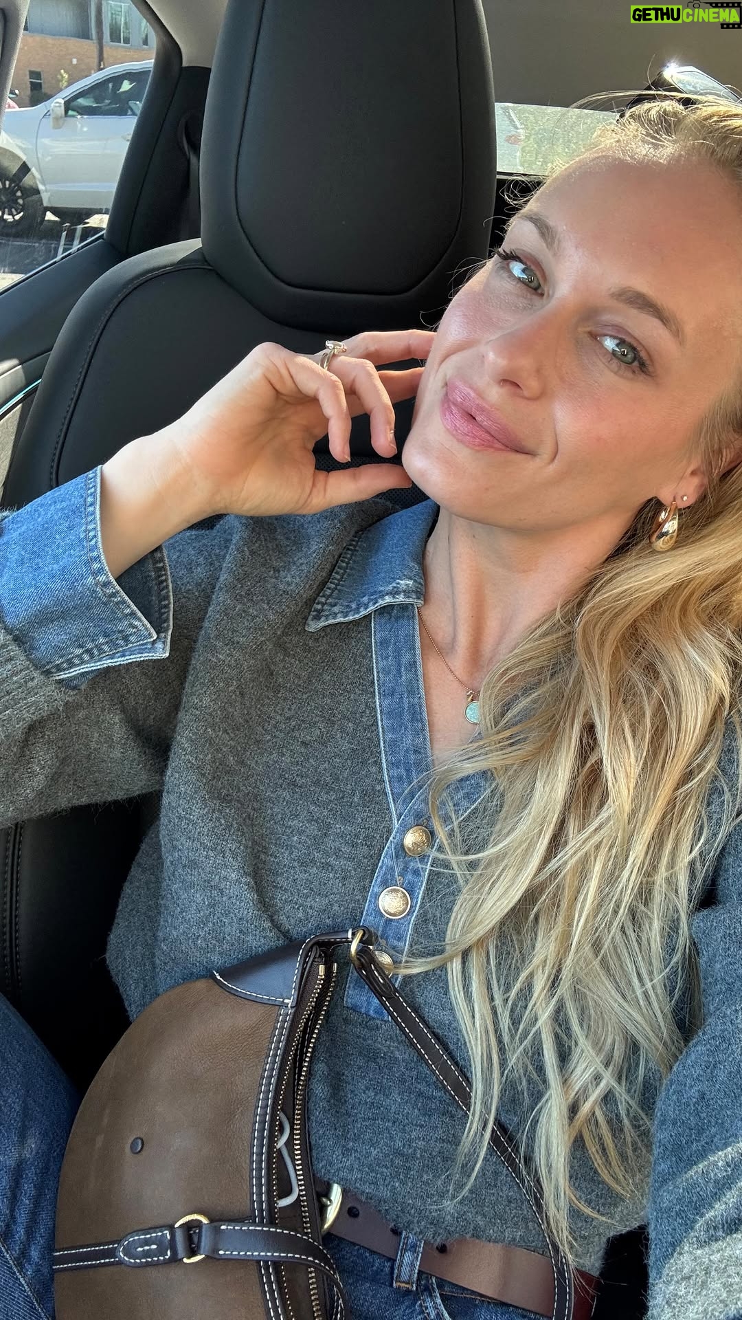 Leven Rambin - 4.7K Likes - why are the new shows so 🚮?what throwback show are you and your family watching?!!! #onetreehill #gossipgirl #millenials 
This really does blow my mind 🤯