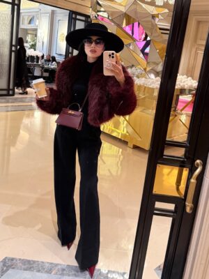 Leyla Milani Instagram - December to remember 🇫🇷 🫶🏼 🇦🇪 Which look was your fave?