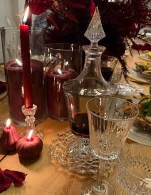 Leyla Milani Instagram - Heart & tummy was full. Happy Thanksgiving, everyone. Special thanks to my incredibly talented caterer @eclate_events who went above & beyond. Gorgeous tablescape by @fancy_tables florals by the one & only @_ayflowers_ and beautiful candles by @flamesbysabrina