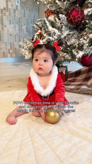 Liberté Chan Instagram - Santa’s tiniest helper is ready for the magic… ✨🎄