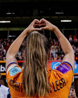 Lieke Martens Instagram - As a little girl, I dreamed of becoming a professional footballer, something that barely even existed at the time.

I could never have imagined how far that dream would take me. Last year I waved goodbye to the national team and now I’ve decided myself to retire from club football as well. Despite having several great opportunities to continue, I’ve chosen to step away from the game I love so much and close this chapter of my career.

Playing for fantastic clubs across Europe and representing my country 160 times has been an amazing honor. Every match, every moment on the pitch is a memory I will cherish forever.

Football has given me unforgettable experiences, but more than that, it has shaped me into the person I am today.

Now, the time feels right to take this decision. My greatest priority is to be the best mother I can be to Lowen and I am excited to embrace all that lies ahead. 

None of this would have been possible without the love and support of so many people: my family, my friends, my teammates, the staff who guided me and the fans who stood by me unconditionally. I am deeply grateful to each and every one of you.

Football will always hold a special place in my heart and I will continue to watch with pride as the women’s game grows and inspires new generations. Just as it inspired me.

Thank you, from the bottom of my heart, for being part of my journey.

❤️
Lieke