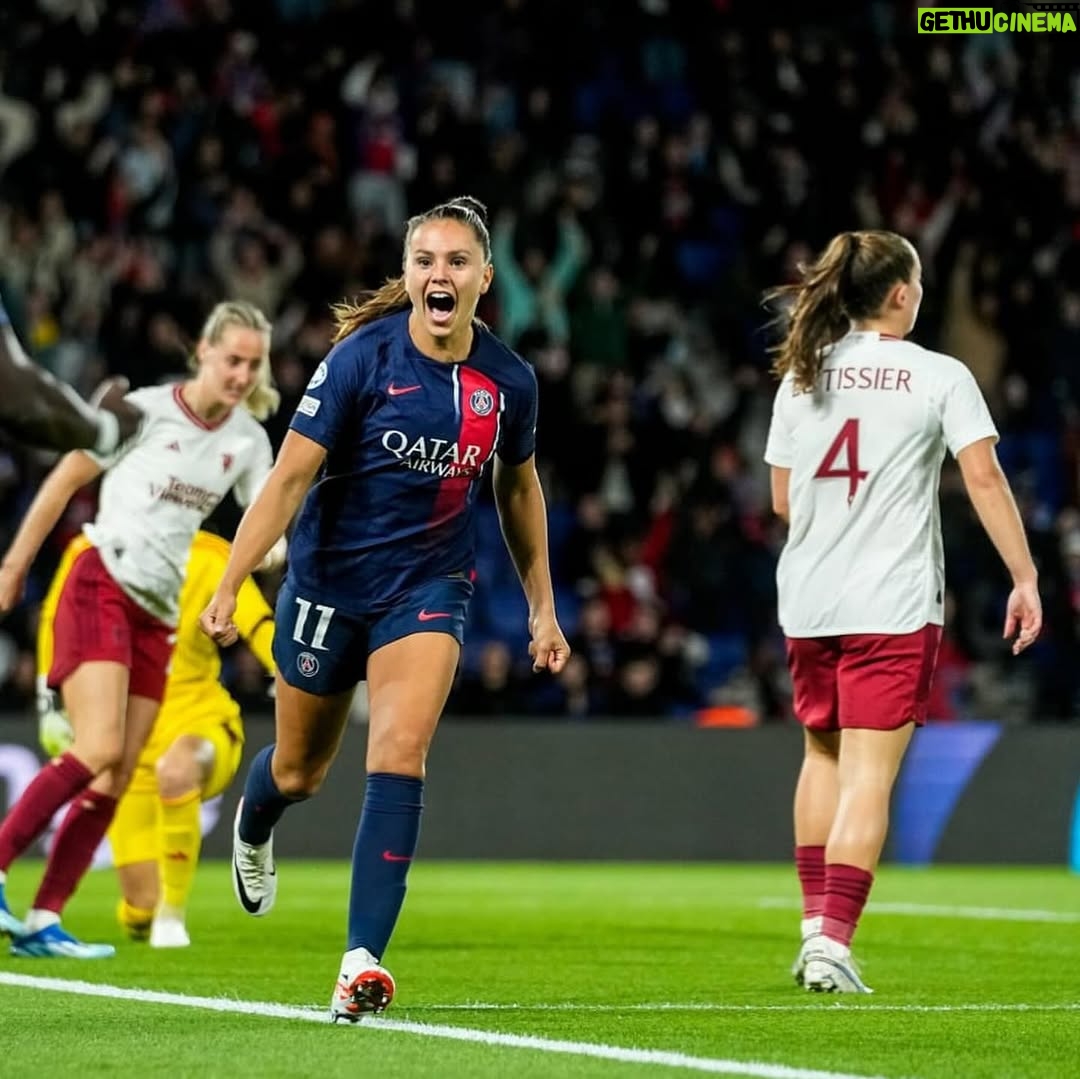 Lieke Martens - 47K Likes - After three unforgettable seasons, the time has come to say goodbye to this amazing club.

I want to thank everyone at the club, my teammates, the staff and the amazing fans for helping to make this chapter in my career so special. A very, very special thanks goes to the board and the PSG staff for your unbelievable support and understanding during my pregnancy.

Thank you for standing by me and supporting me during the most important period of my life: becoming a mom. You and the club are absolute role models in women’s football and in the support of women’s rights.

Thank you for all the trust, love and memories.
Merci pour tout,
Lieke ❤️💙