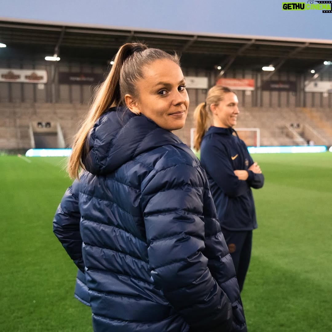 Lieke Martens - 47K Likes - After three unforgettable seasons, the time has come to say goodbye to this amazing club.

I want to thank everyone at the club, my teammates, the staff and the amazing fans for helping to make this chapter in my career so special. A very, very special thanks goes to the board and the PSG staff for your unbelievable support and understanding during my pregnancy.

Thank you for standing by me and supporting me during the most important period of my life: becoming a mom. You and the club are absolute role models in women’s football and in the support of women’s rights.

Thank you for all the trust, love and memories.
Merci pour tout,
Lieke ❤️💙