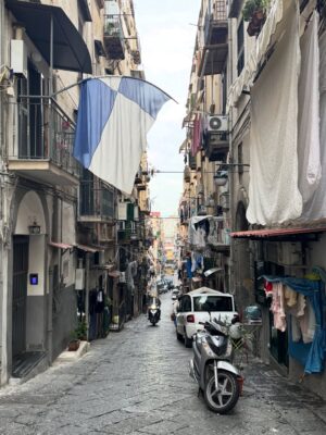 Lila Baklesi Instagram - Ανταπόκριση από Νάπολη